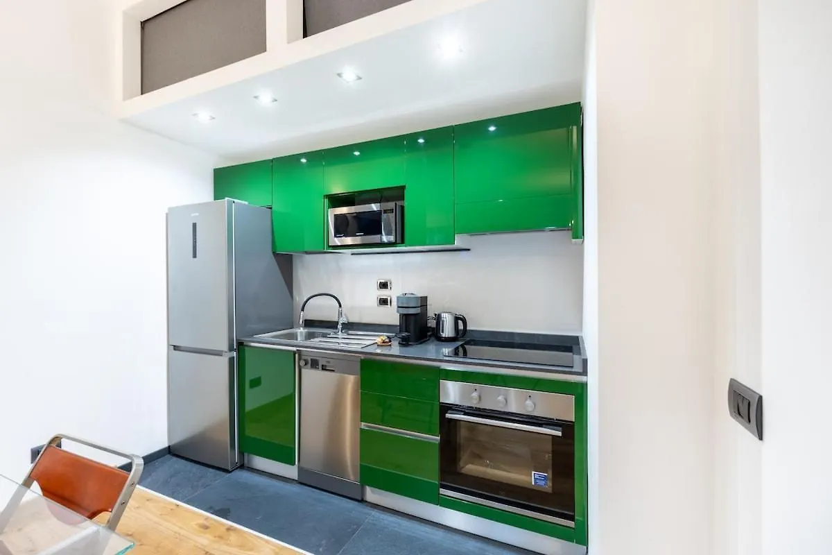 Modern Suite I Free Wifi, Ac & Metro Nearby Milan 0*,  Italy