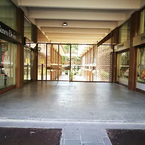 Appartamento De Angeli Modern, Milano
