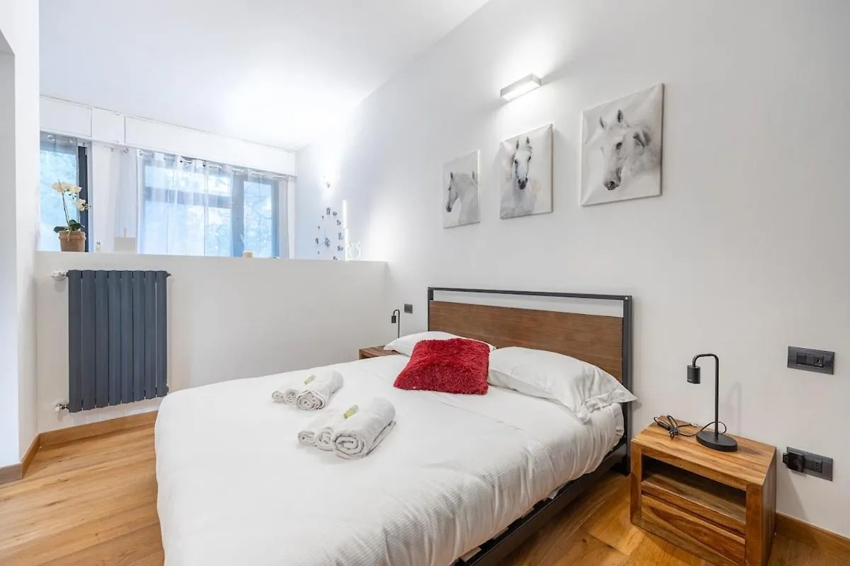 Apartment Modern Suite I Free Wifi, Ac & Metro Nearby Milan